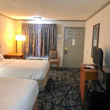 Days Inn By Wyndham Manning Exterior photo