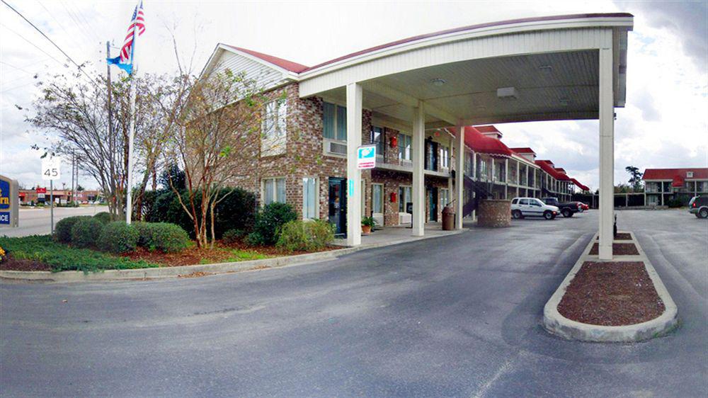 Days Inn By Wyndham Manning Exterior photo