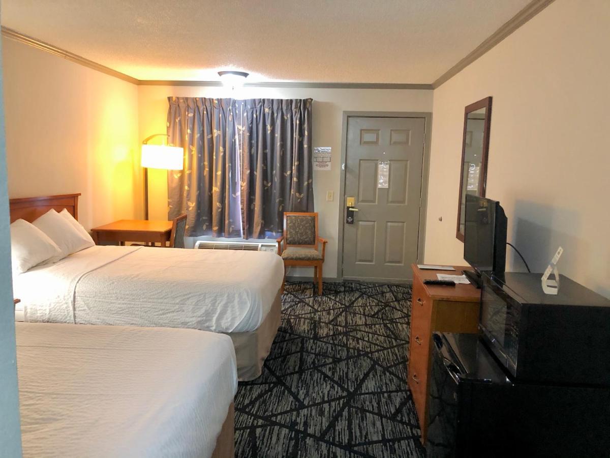 Days Inn By Wyndham Manning Exterior photo