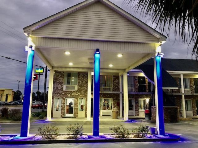 Days Inn By Wyndham Manning Exterior photo